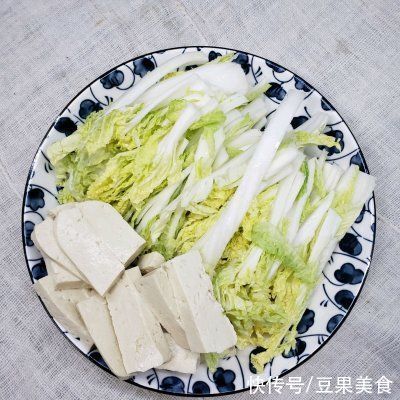 鸭架汤|#助力高考营养餐#白菜豆腐粉丝鸭架汤