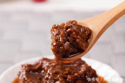 中国“最受欢迎”的5种酱,老干妈排名倒数,却输的心服口服