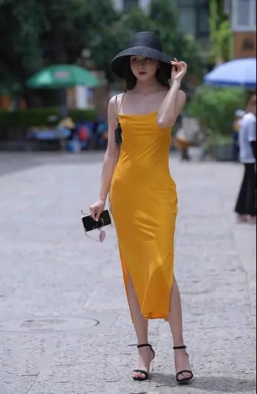 很有气质，穿长裙的性感漂亮美女