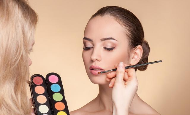 祛斑|黄褐斑还“挑人”?6种女人易长斑,养血祛斑:吃4物,做2事