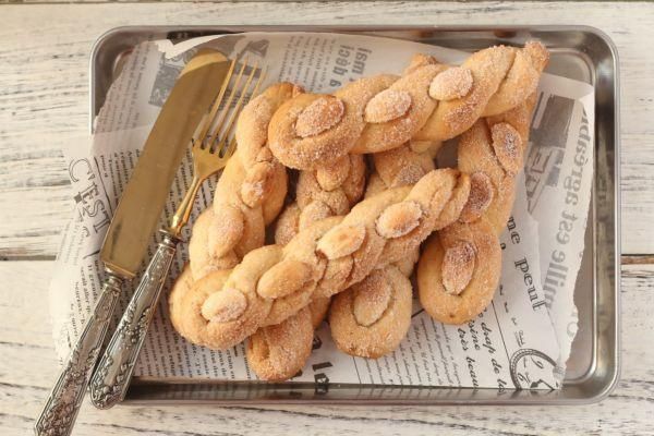 安佳黄油|周末这样吃，意式杏仁螺旋酥开启元气满满的一天