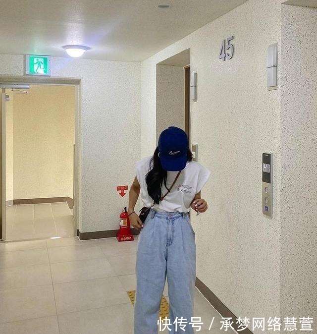 t恤|一直买买买却还是没衣服穿？不如穿好“基础款”，简约时髦又实用