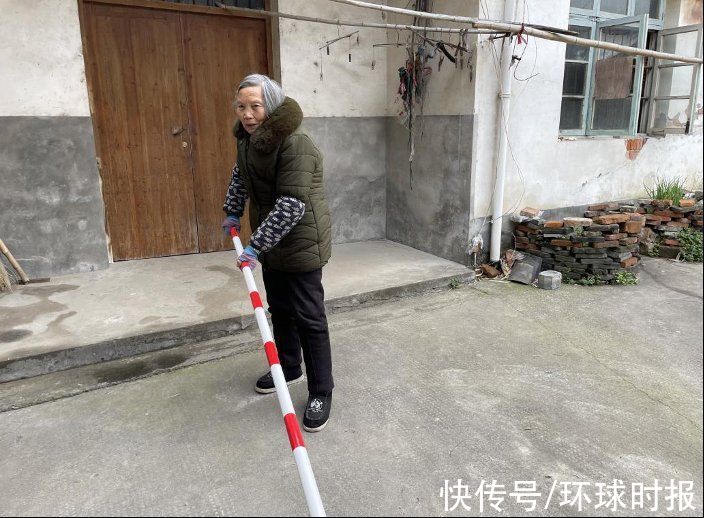 凌金仙|靠着一根木棍，84岁的她救下79岁的她