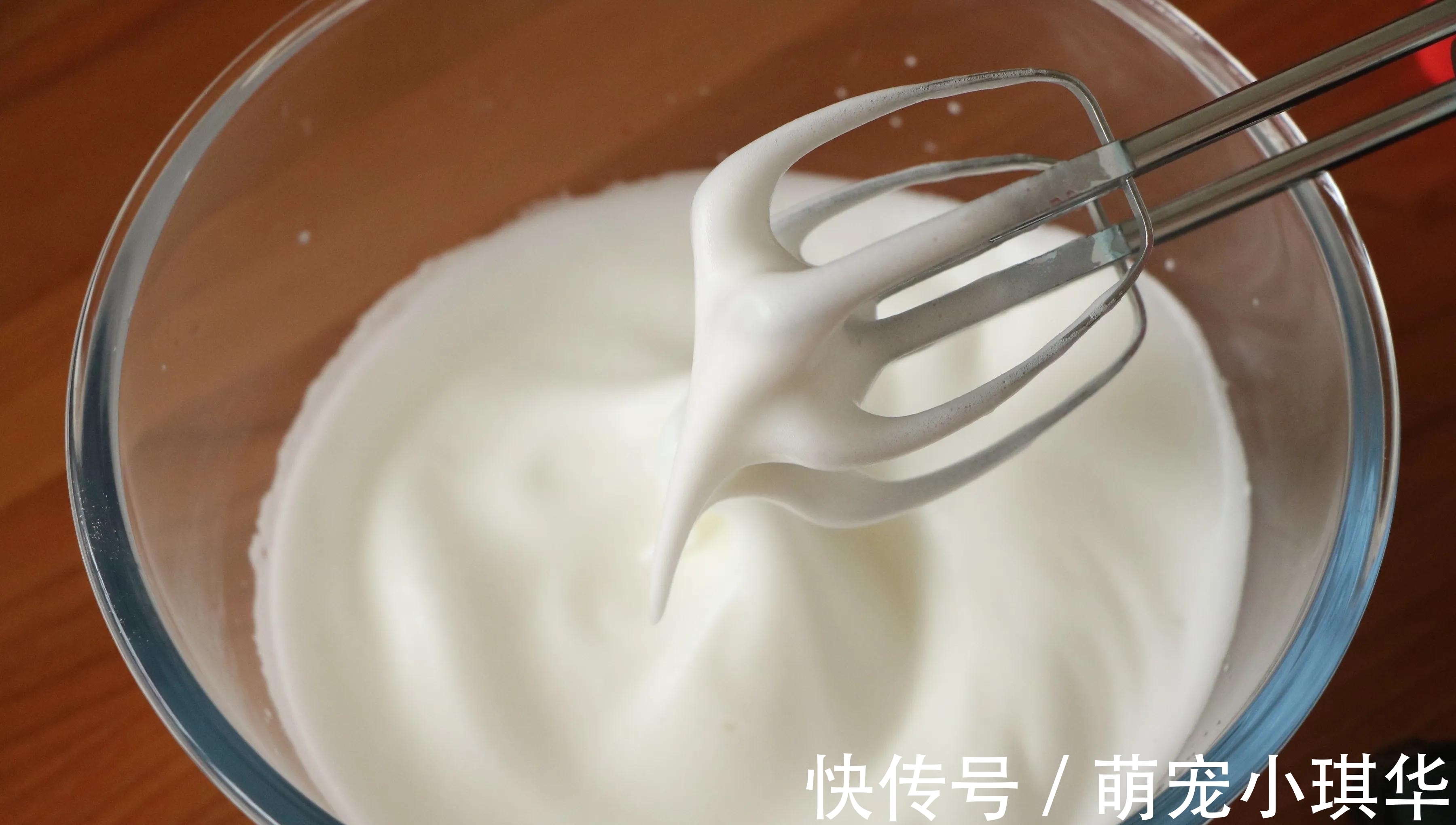 只要3个鸡蛋就能做出美味的早餐,不要面粉不要油,入口即化!