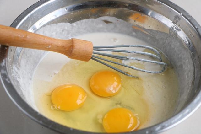 剩馒头别蒸着吃了，5分钟做成早餐，比肉还好吃，每次一锅吃精光