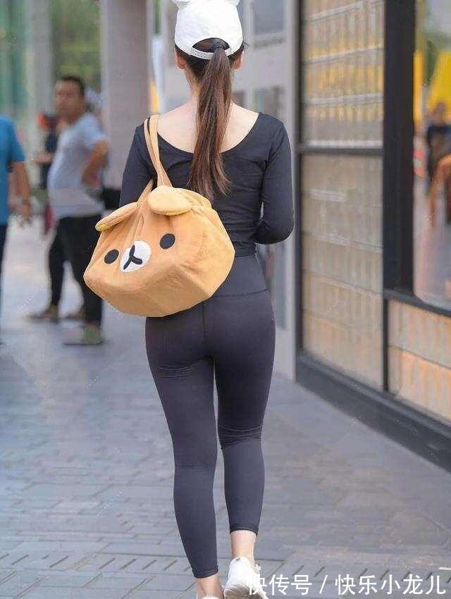 胸大 鲜艳色调的打底裤穿搭,着装就要选择时髦一点的,气质提升