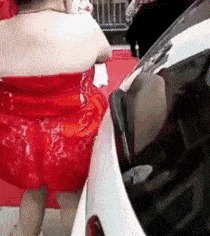 |搞笑GIF趣图:吃早饭看到感动的一幕,谁家的孩子真的好暖!