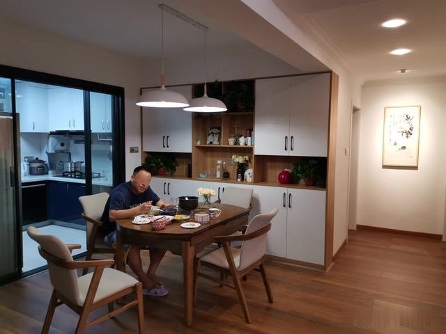 柜子|一家三口终于幸福入住,电视墙非常实用,再多东西都能装,晒晒