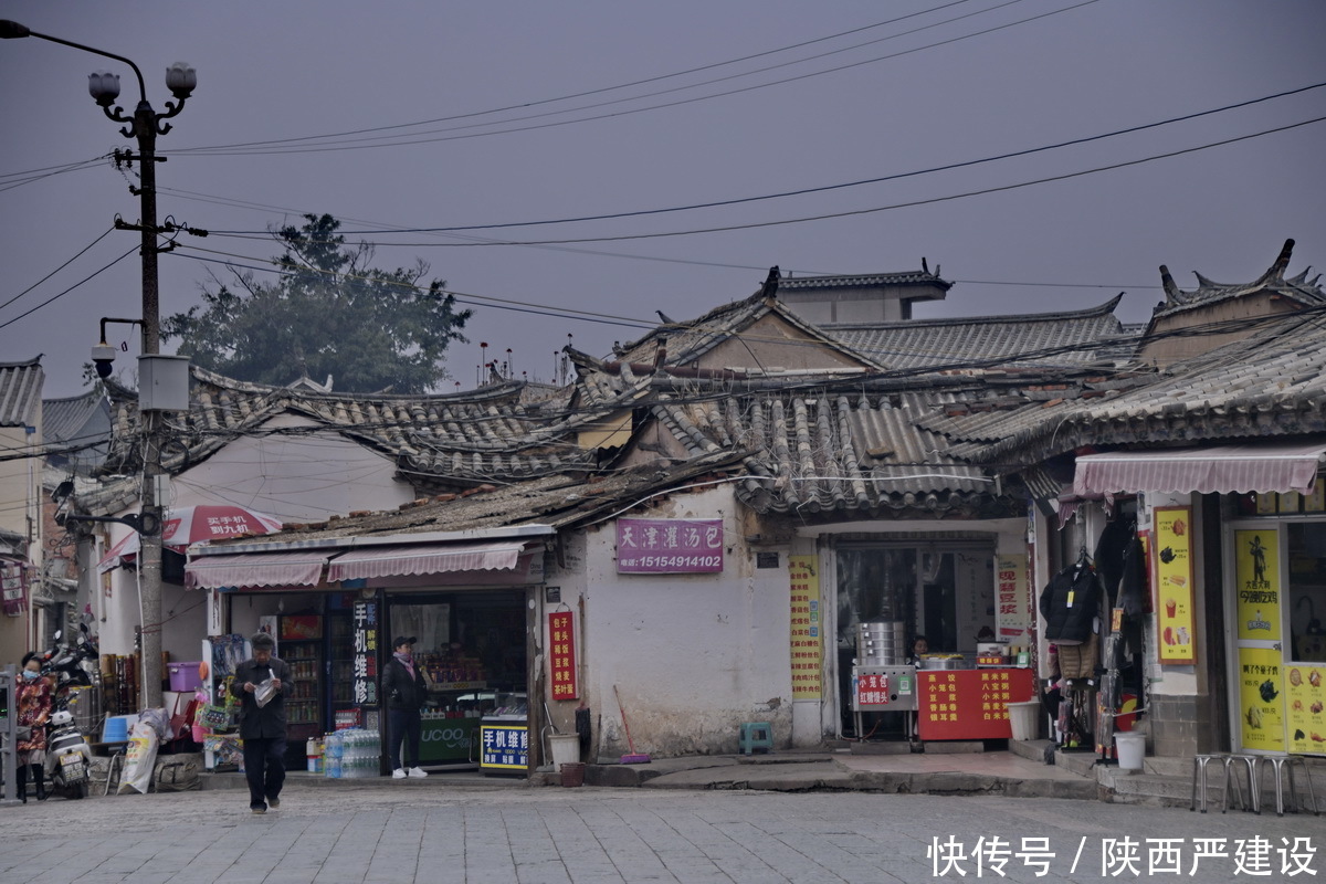 建水古城扫街照片【严建设】