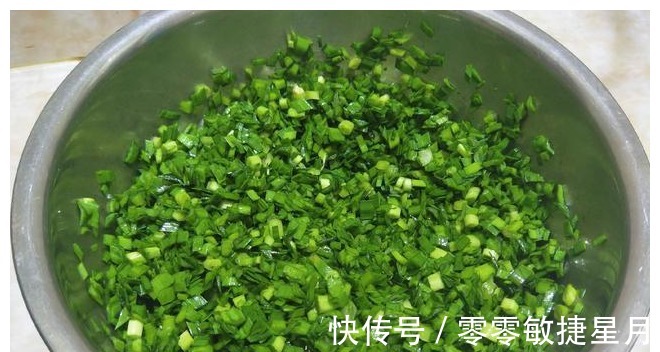 和面|入伏后，吃馅饼就选这馅，只要2元1斤，便宜美味，全家1锅不够！