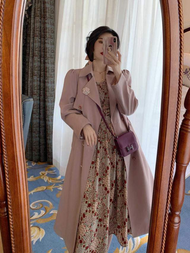 连衣裙|今年秋冬流行的风衣色号都在这,选这5种大衣,让你美出新高度