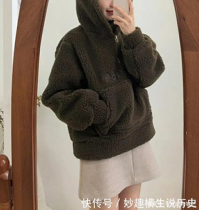 别再这样穿卫衣了！真的很low！