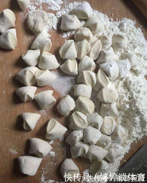 湿气就怕这个菜,遇见就买,用来包饺子,比韭菜馅还香,湿气不见了