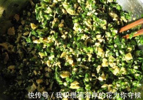 调韭菜鸡蛋馅，放调料有讲究，牢记“3放2不放”，韭菜鲜香味足