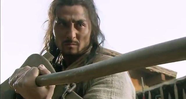 武艺！纵观整部《水浒传》，打败林冲的不是卢俊义也不是关胜而是此人！