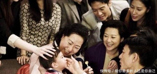 留心|带孩子留心“隔辈亲”,老人们带娃常说这几句话,爸妈需要提防