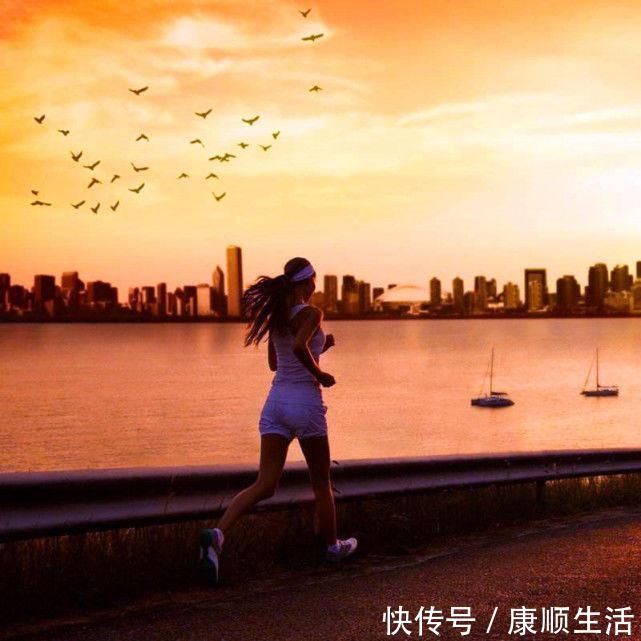 女人|现在女生穿高跟鞋越来越少,穿运动鞋越来越多,为什么