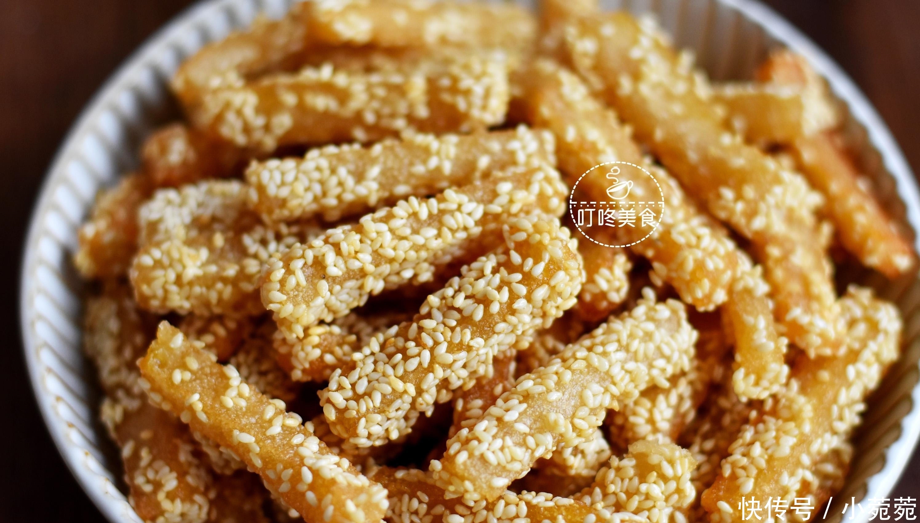 年糕别光炒着吃了,2分钟教你新吃法,又香又糯,全家人抢着吃