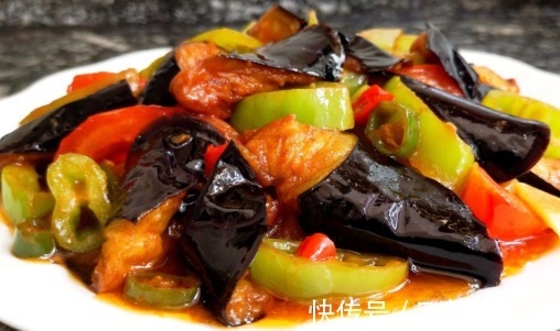 铁矿|炒茄子总是发黑大厨教你再加2步，茄子香软细嫩，不吸油不发黑