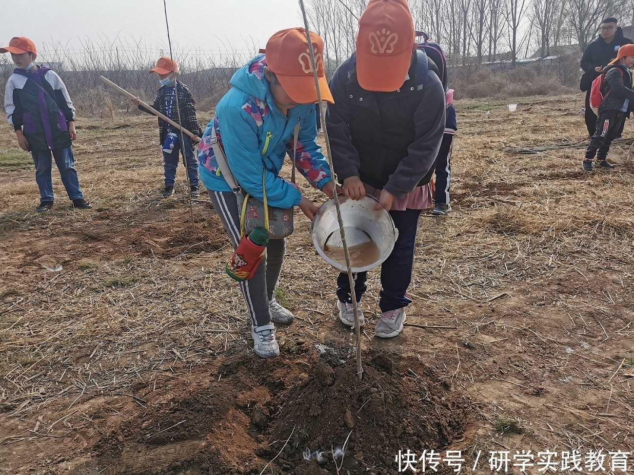 知耕鸟教育联合清宁书院举办植树节及垃圾分类主题活动（第二期）