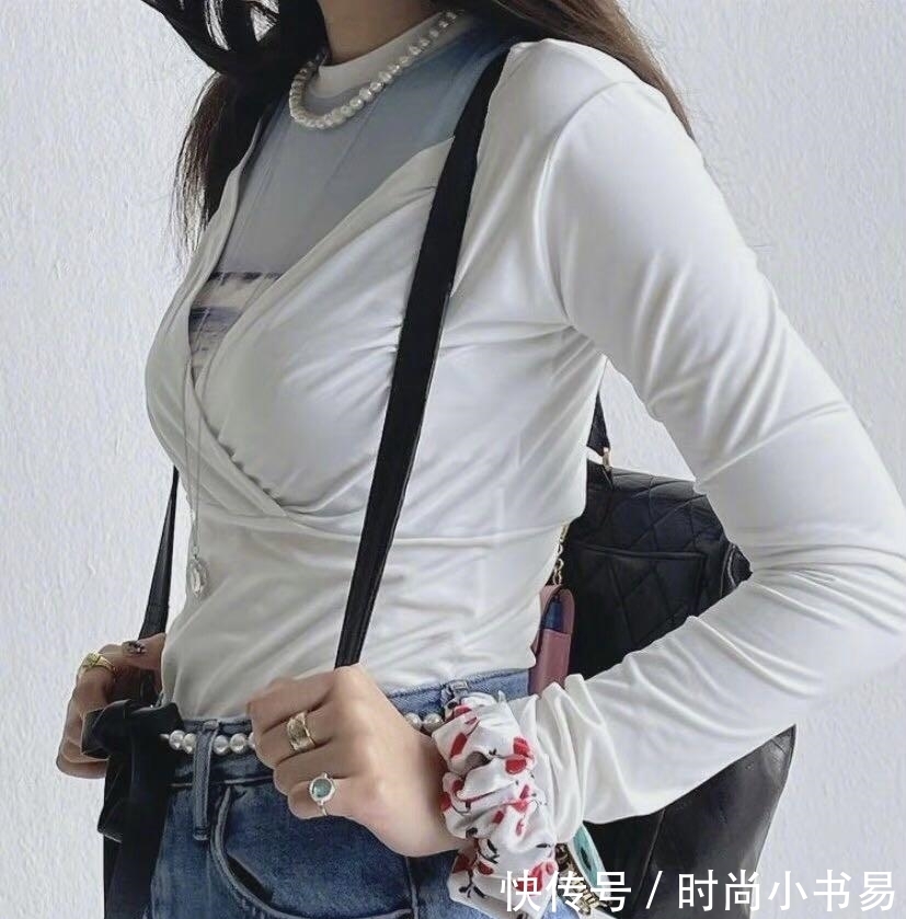 配饰|Jennie竟然用珍珠当腰带,三七亚洲黄金比例,腰线比太优越