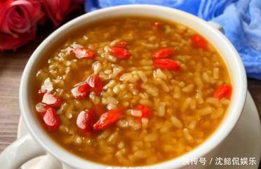  入适量水|最适合冬天早餐喝的六款粥，暖胃又营养，你老公喝了更爱你