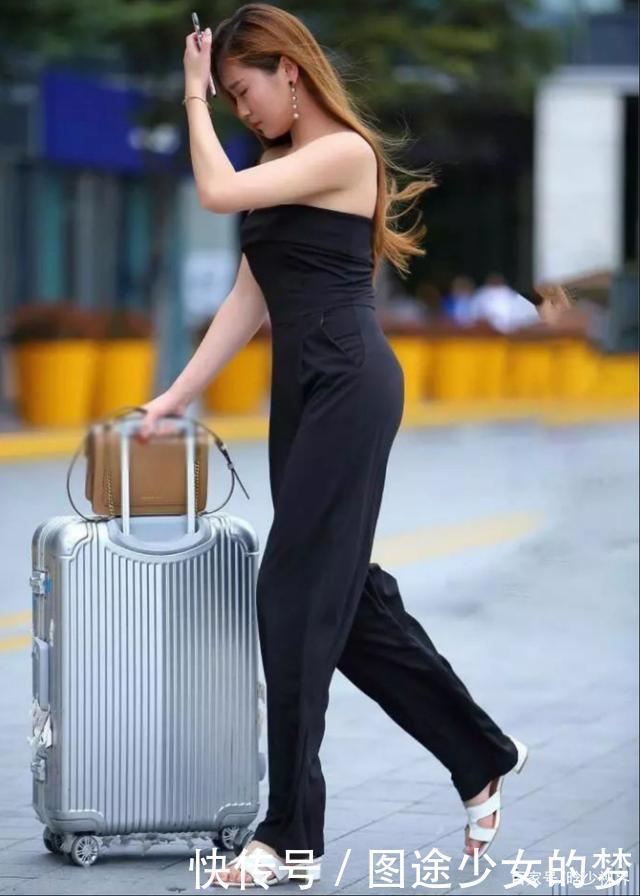 连衣长裤黑色气质时尚即优雅又神秘。绿色温柔大方更有魅力