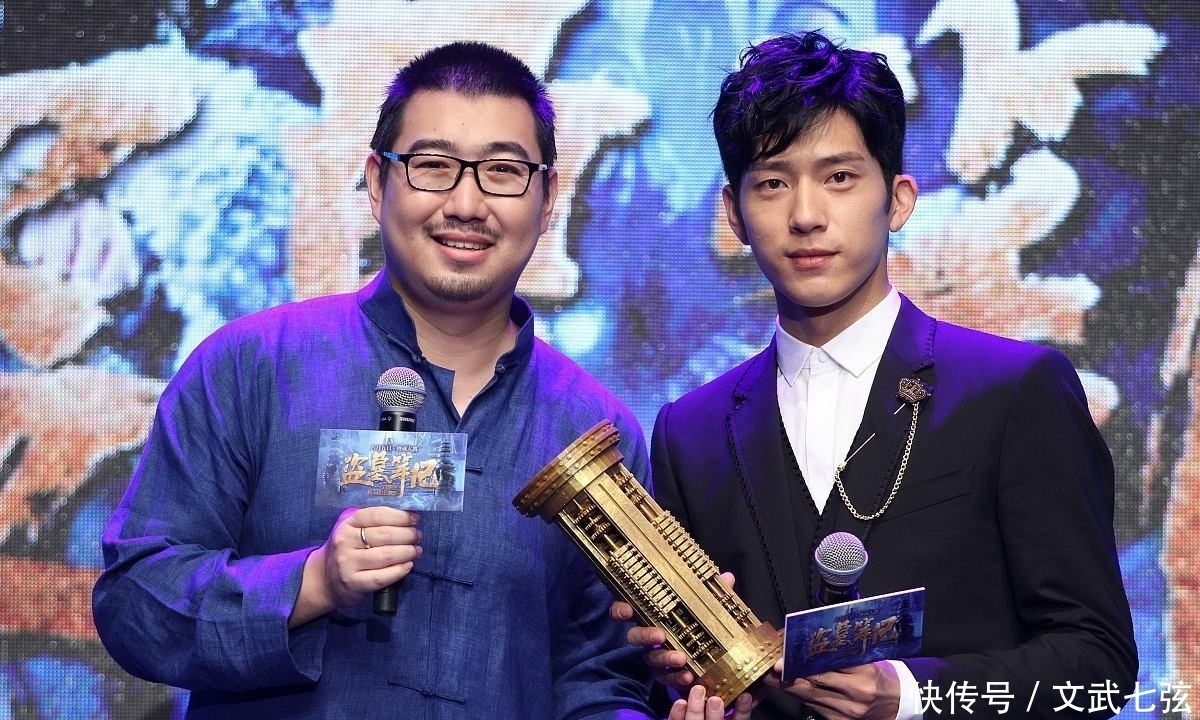 在潘家园捡漏不容易,只要你蹲下,就可能被卖家捡漏