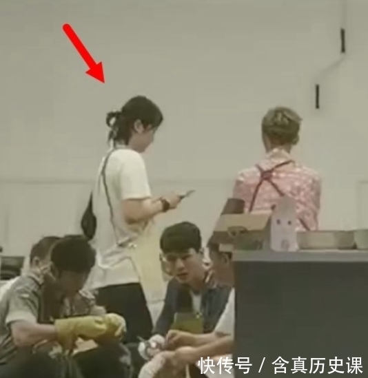 路透|龚俊姚安娜录《中餐厅》被偷拍,这是眉来眼去?