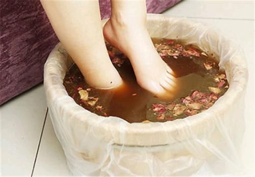 秋天|秋天泡脚养生有重点，若能做到这5点，帮助逼出体内寒湿更清爽