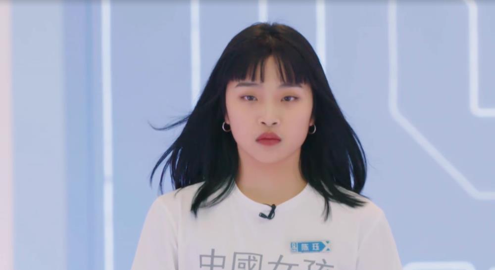 蔡徐坤遇见和自己同年同月同日生的女孩,反而被女孩回复笑到了