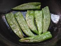 川味美食虎皮青椒,看一遍学会,比肉还香,配米饭一口一个才过瘾