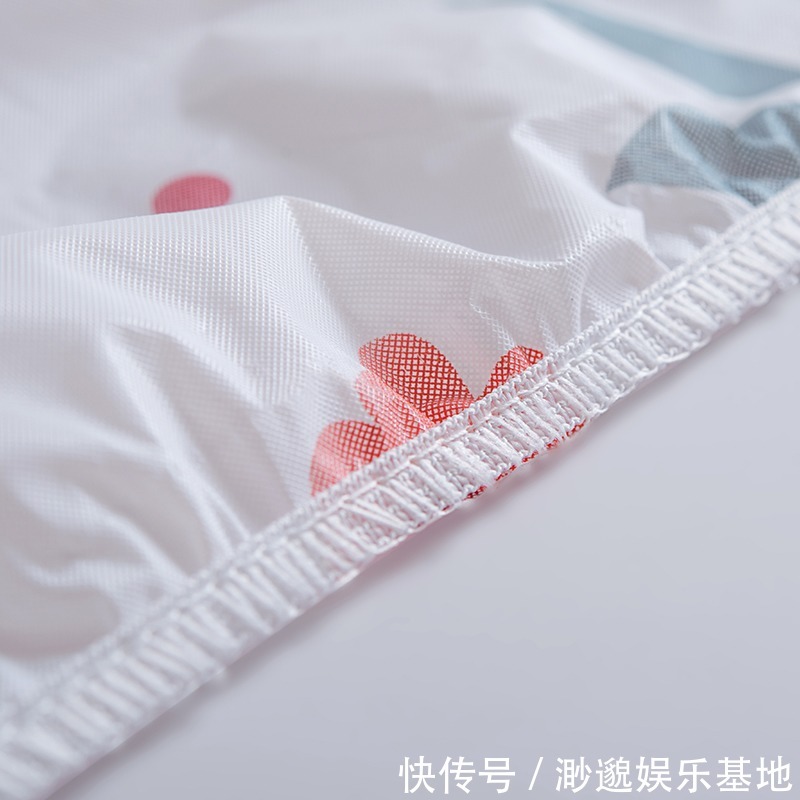 下图|越来越多人不用沙发罩!如今流行下图这样的,一铺上客厅就大变样