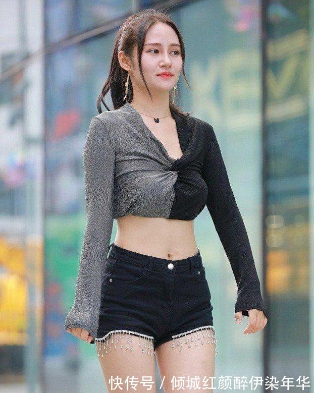 美女|街拍美女这几组搭配,才是喜欢的微胖美女