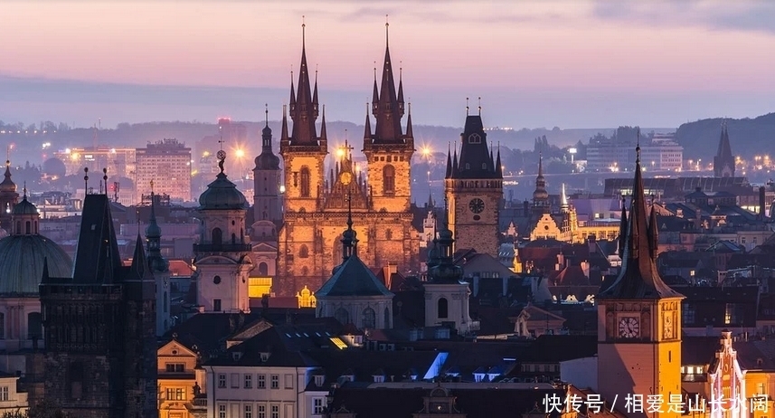 豪横|“豪横爸爸”看望女儿火了，因租房太小边哭边转账：心里不是滋味