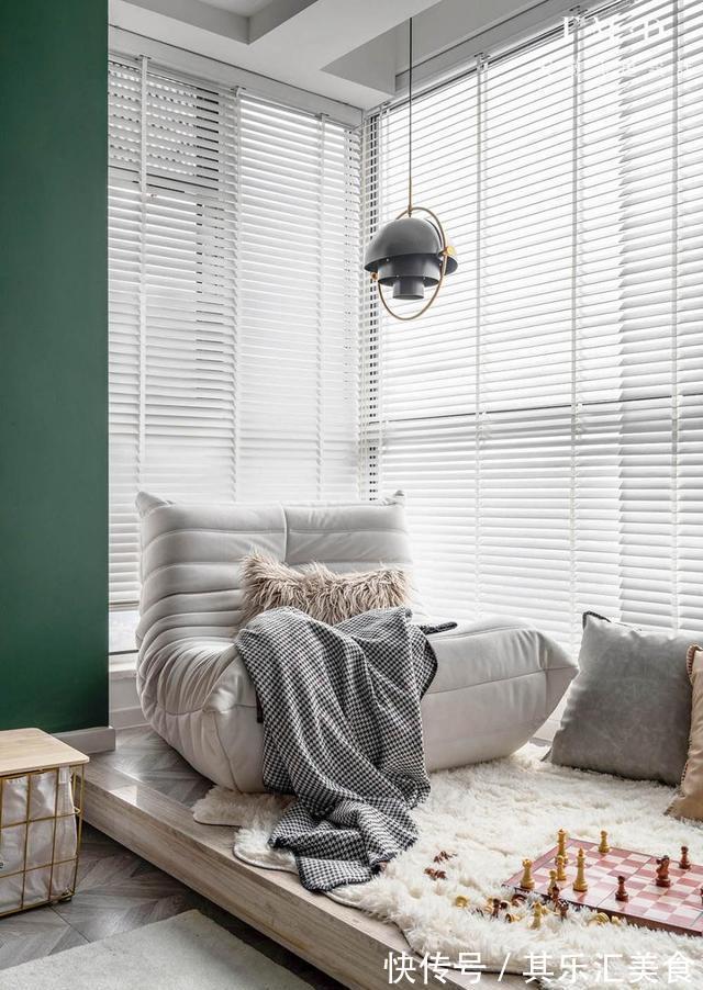 设计|同样是把阳台打通,他家设计巧妙,一头洗衣一头储物,中间砌地台