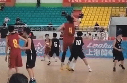 训练营|“14岁女孩身高2米26独霸篮下”