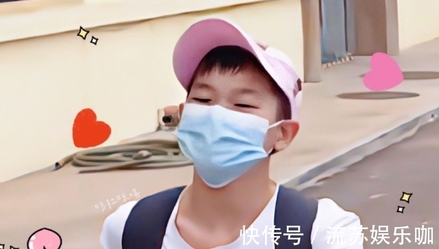 全红婵有心了!买两袋子礼物送队友,拎了一路不喊累,像个小大人