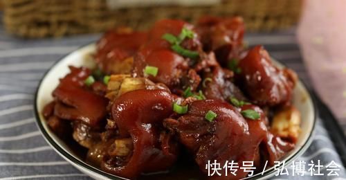 炖猪蹄怎样能上色,只要加了这“三样”,猪蹄红润脱骨,软烂入味