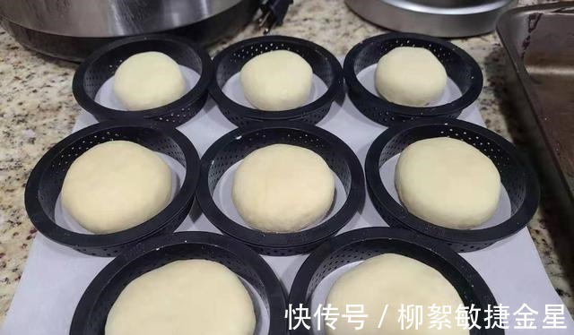 炼乳|用千层饼皮做酥皮月饼这个可以!奶黄芝士芋泥等3种口味任你选!