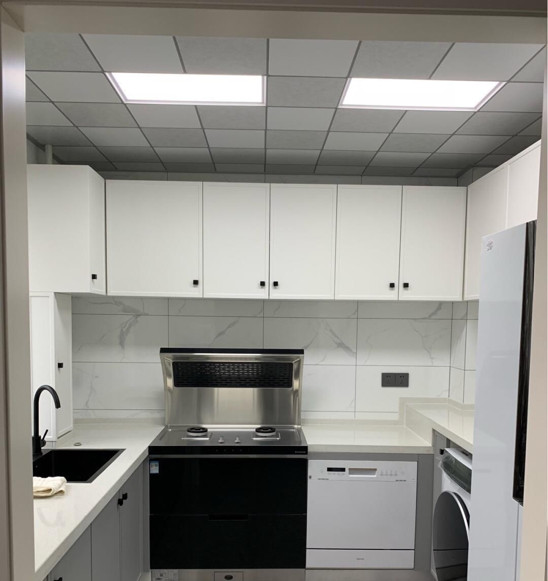 鞋柜|她家面积不大,入户鞋柜非常实用,橱柜不到顶很方便使用,晒晒