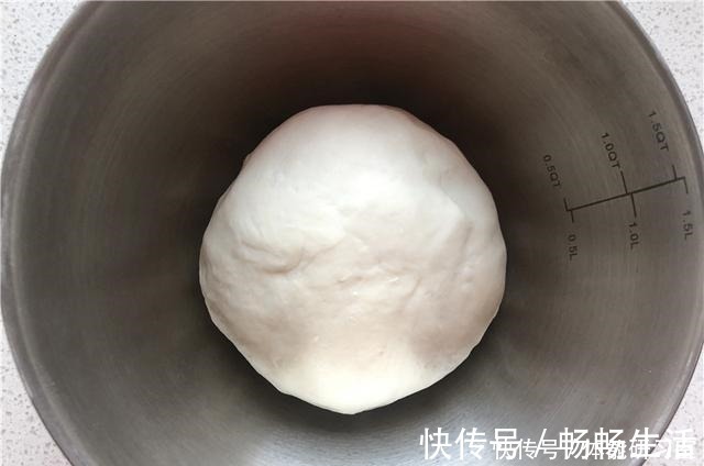 烙饼时，直接烙是大错特错！多做1步，饼柔软起层不发硬，特好吃