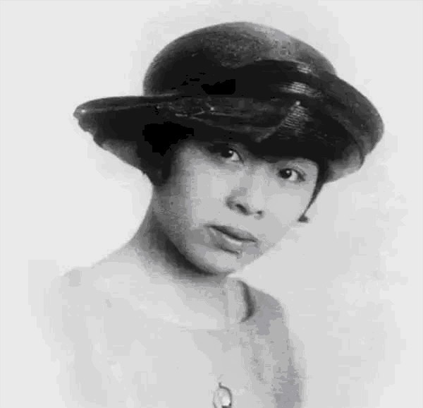 敬佩|被徐志摩抛弃后,张幼仪被人追求,她却拒绝对方,理由令人敬佩