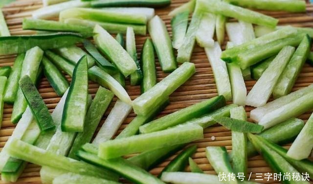 脆爽开胃|秋天,遇到此菜别放过,5毛钱一斤,腌起来开胃又爽口,别不懂吃