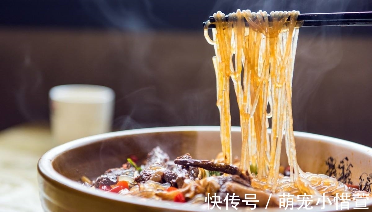 中国网友|老外用筷子夹不起来的4种菜,中国网友:第四种我们也不行