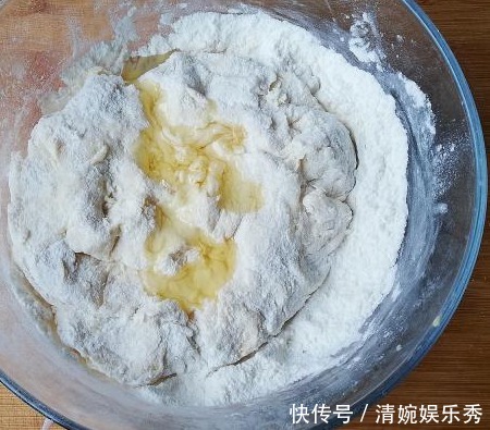 一碗面,2个鸡蛋,不烤不烙,简单一做,个个鼓大泡,比面包还香