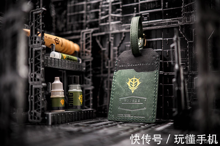 皮革 高达联名皮革产品:三大经典招牌机甲均亮相