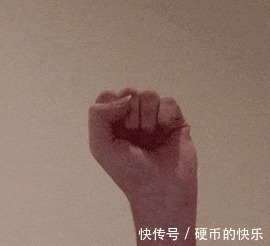 |搞笑段子：哥们现在军训严肃着呢你以为在拍情深深雨蒙蒙？