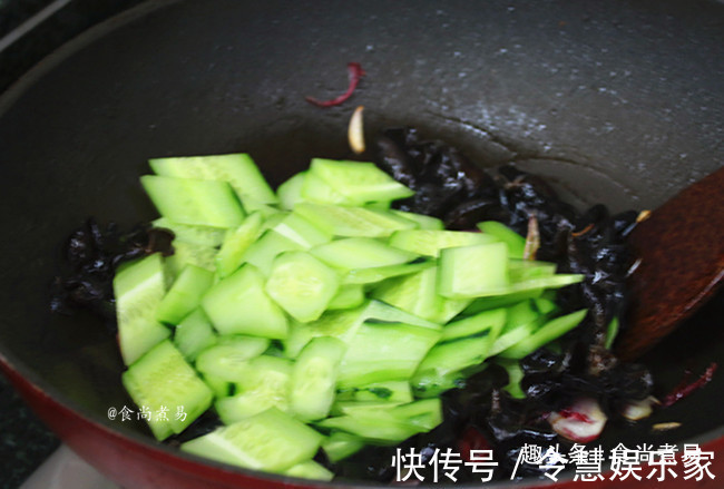 肌肤|此菜，我家每周吃两顿，雷打不动，营养水分足，低脂美容嫩肌肤