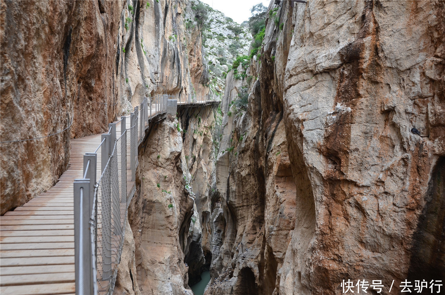 危险|最危险的步道，5名游客失足坠崖死亡，华山栈道小巫见大巫